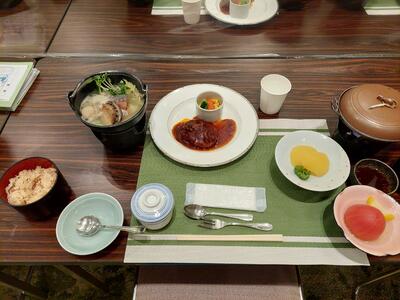 ホテルでの夕食セットメニュー